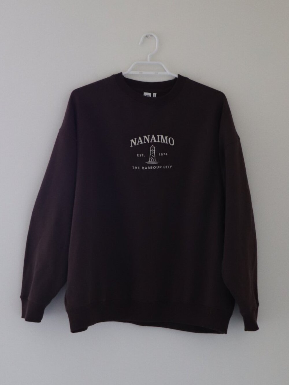 Simons Twik Brown Nanaimo BC Destination Oversized Crewneck Size XS - Picture 2 of 8